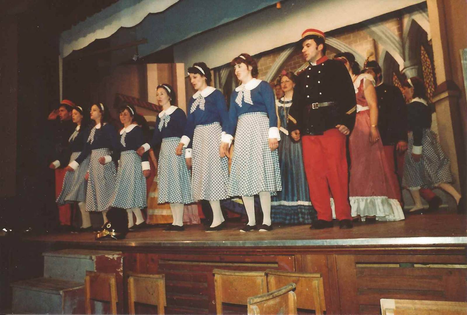 1983-Mam'zelle Nitouche